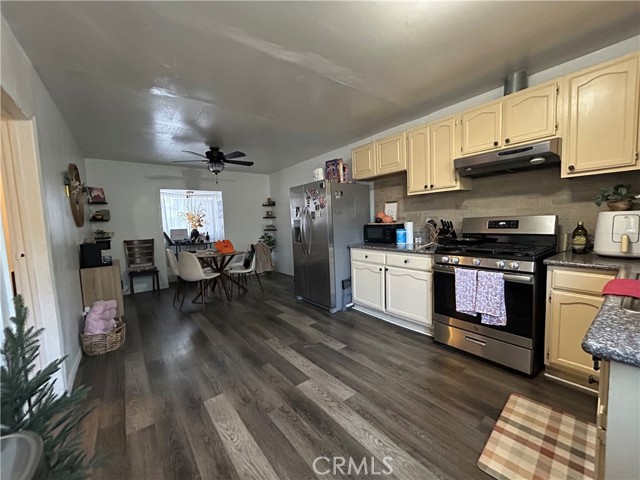 Detail Gallery Image 32 of 44 For 222 W 87th, Los Angeles,  CA 90003 - 3 Beds | 1 Baths