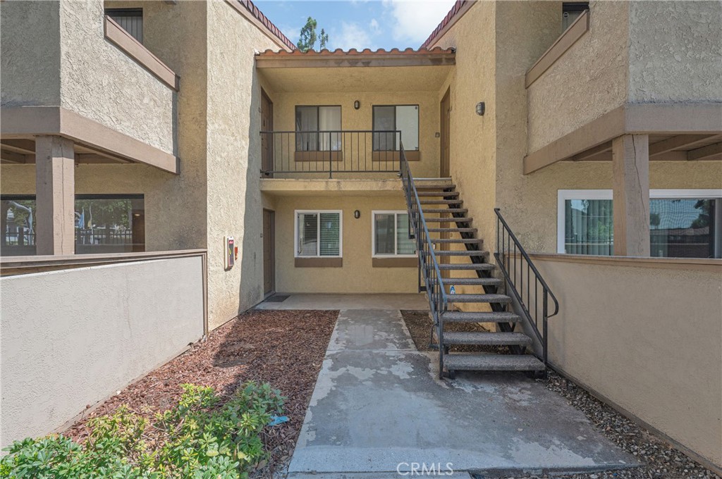 1110 W Blaine Street #102