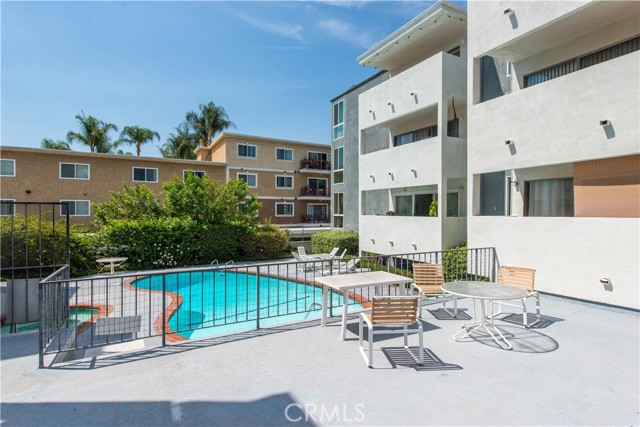 5454 Zelzah Avenue, Encino CA: https://media.crmls.org/medias/45e9dc74-d987-4209-868c-d50814b0663b.jpg