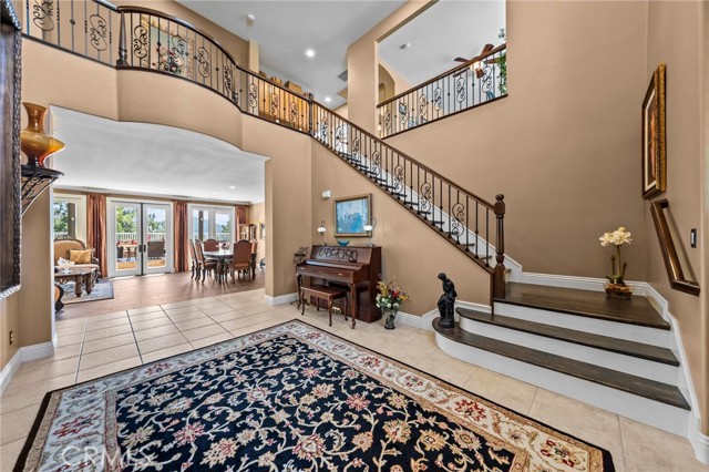 32409 Favara Drive, Temecula CA: https://media.crmls.org/medias/45ea1fe9-ca34-4967-b3a4-9d47dd7a654e.jpg
