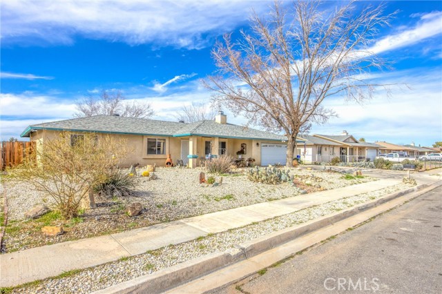 Detail Gallery Image 5 of 49 For 13422 Nicola, Apple Valley,  CA 92308 - 4 Beds | 2 Baths