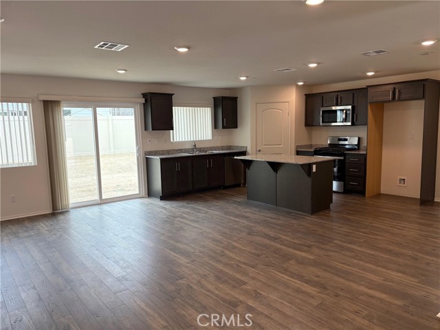 14065 Shayna Street, Moreno Valley CA: https://media.crmls.org/medias/45eae73a-08e4-4b69-8630-af3f75981793.jpg