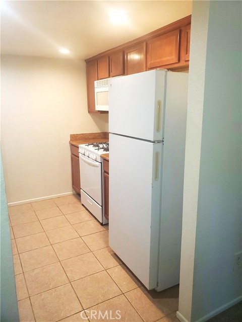 Detail Gallery Image 8 of 19 For 1110 107 W Blaine, Riverside,  CA 92507 - 2 Beds | 2 Baths