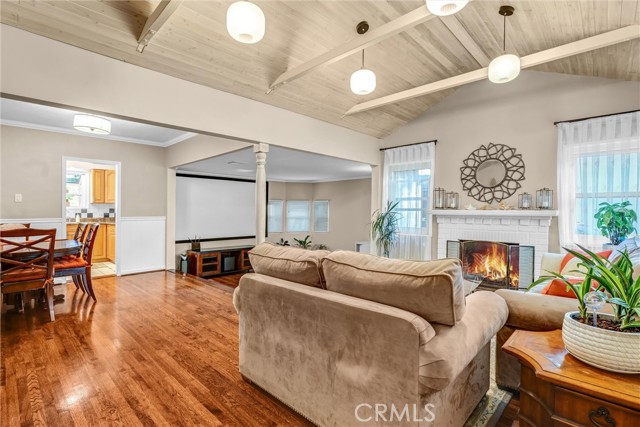 Detail Gallery Image 6 of 26 For 1130 N Cordova, Burbank,  CA 91505 - 2 Beds | 1 Baths