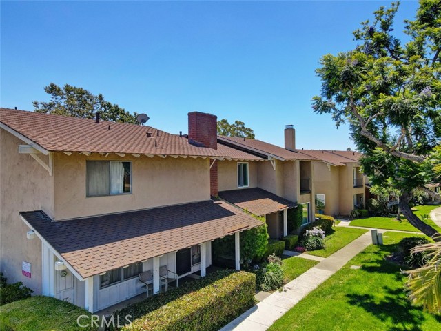 17077 Los Modelos Street, Fountain Valley CA: https://media.crmls.org/medias/45eb688b-16da-43ab-bae4-36ce0655ca11.jpg