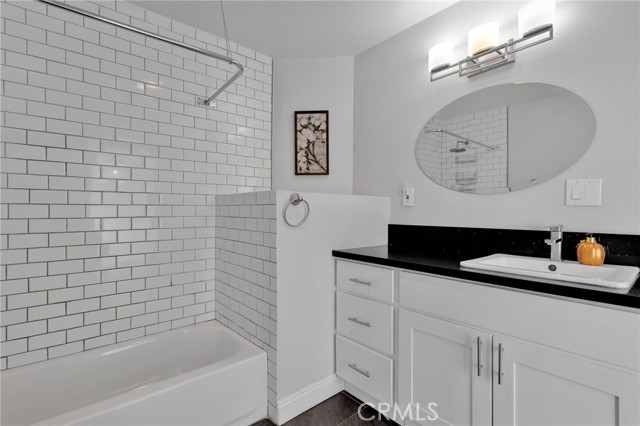 14573 Gayhead, Apple Valley CA: https://media.crmls.org/medias/45ebd9e3-875f-4672-91d6-90f969ef4b61.jpg