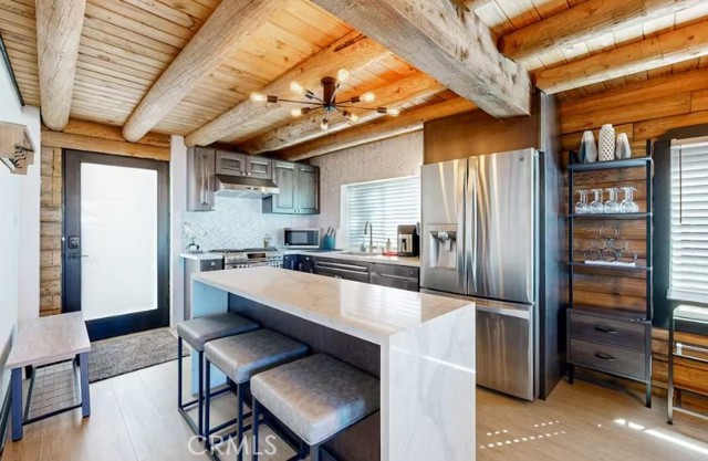 Detail Gallery Image 11 of 49 For 1960 Willow Dr, Running Springs,  CA 92382 - 4 Beds | 3 Baths