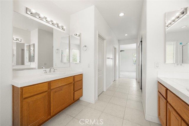 1 Country Walk Drive, Aliso Viejo CA: https://media.crmls.org/medias/45ecd2fd-8950-4f6a-8c07-7788a5966362.jpg