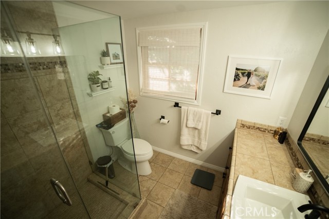 Detail Gallery Image 6 of 18 For 325 E Harding St, Long Beach,  CA 90805 - 3 Beds | 2 Baths