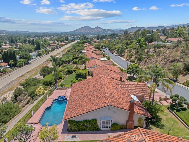 2039 Channelford Road, Westlake Village CA: https://media.crmls.org/medias/45ed3f1d-2c33-4c69-a3b7-908d6f664fa3.jpg