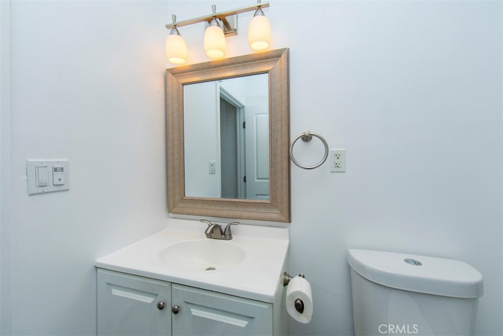 https://media.crmls.org/medias/45ed8010-e3c4-43c2-95ac-63808eb39f22.jpg?preset=X-Large