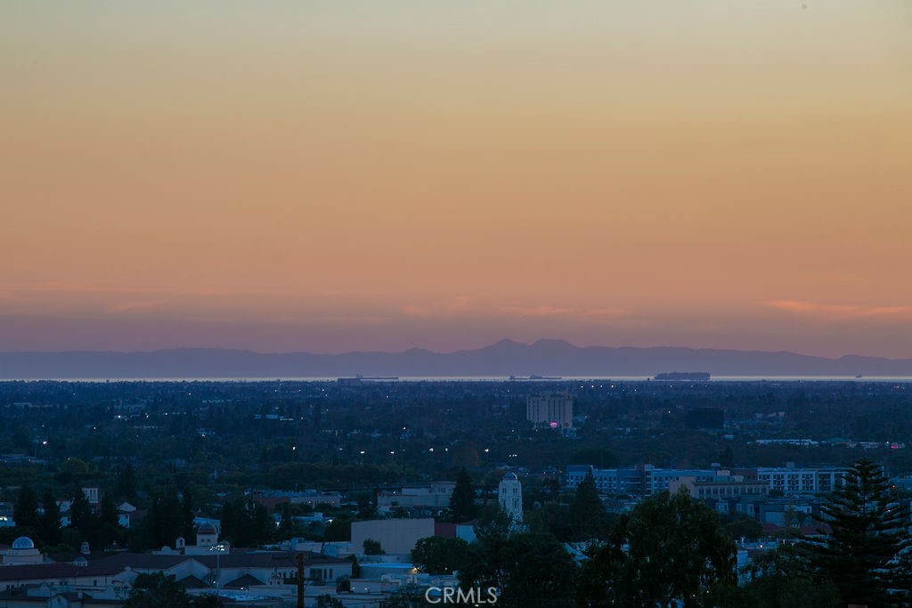https://media.crmls.org/medias/45edffdc-6cc1-46b6-9943-8c379135cee8.jpg?preset=X-Large
