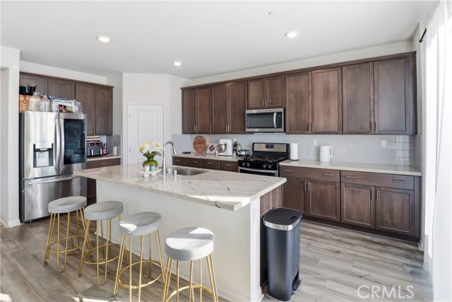 Detail Gallery Image 7 of 38 For 15587 Crusader Dr, Moreno Valley,  CA 92551 - 4 Beds | 3 Baths