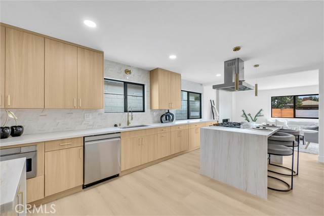 Image 2 of 51 For 13682 Carroll