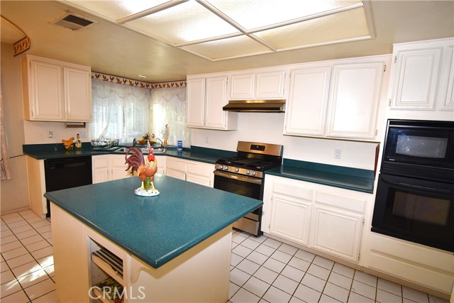 29058 Rosewood Lane, Highland CA: https://media.crmls.org/medias/45eedc04-4978-4c3b-824f-126285763c1f.jpg