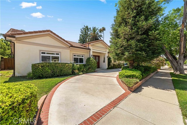 4811 Heaven Avenue, Woodland Hills CA: https://media.crmls.org/medias/45ef2434-7787-4b6d-9fe9-5c8b0b3f8f0a.jpg