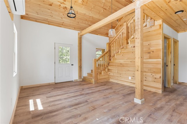 33149 Holcomb Creek Drive, Green Valley Lake CA: https://media.crmls.org/medias/45efd7ce-1439-4828-b31e-c04781a5a904.jpg