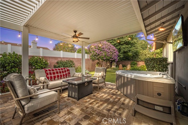 17955 Archwood Street, Reseda CA: https://media.crmls.org/medias/45f06846-f488-4512-bec2-b235777401fd.jpg