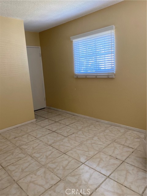 4856 Santa Ana Street, Cudahy CA: https://media.crmls.org/medias/45f0a3a5-d0b7-4ff8-a328-58faf45602bd.jpg