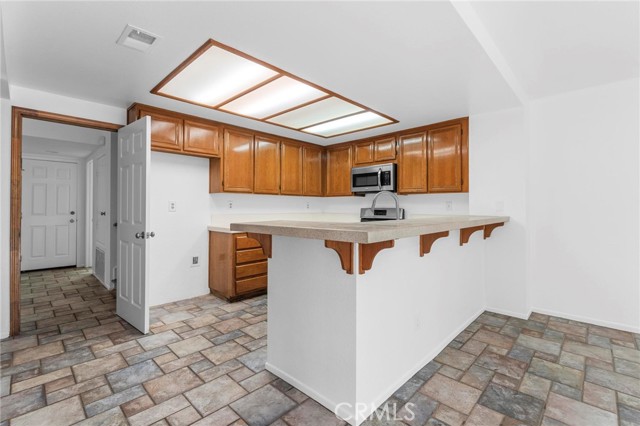 Detail Gallery Image 3 of 33 For 1548 Vallecito, Pomona,  CA 91768 - 3 Beds | 3 Baths