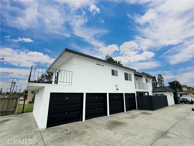 17412 Dairyview Circle, Huntington Beach CA: https://media.crmls.org/medias/45f192e8-c0d8-4e0e-89e7-857ef3eb4881.jpg