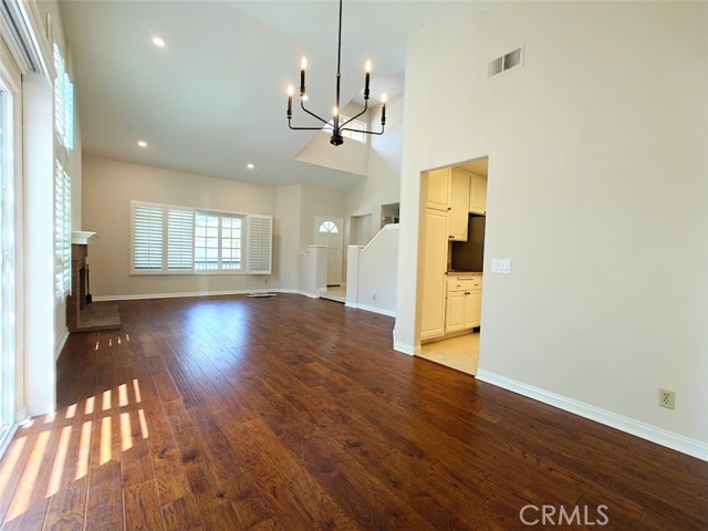 Detail Gallery Image 5 of 23 For 8128 E Candleberry Cir, Orange,  CA 92869 - 4 Beds | 2/1 Baths
