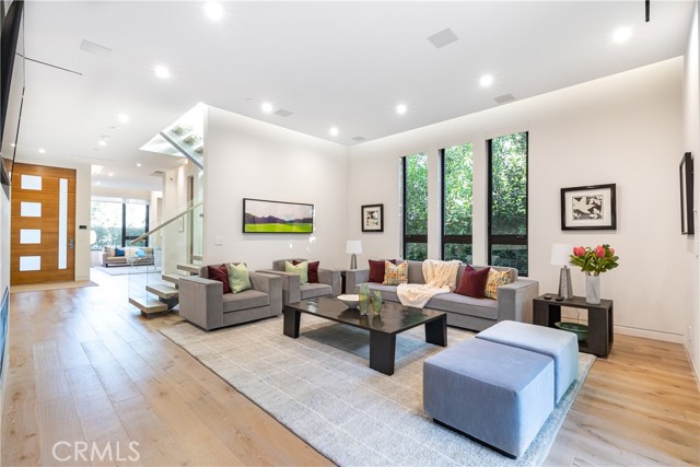 Detail Gallery Image 13 of 49 For 4175 Greenbush Ave, Sherman Oaks,  CA 91423 - 5 Beds | 6 Baths