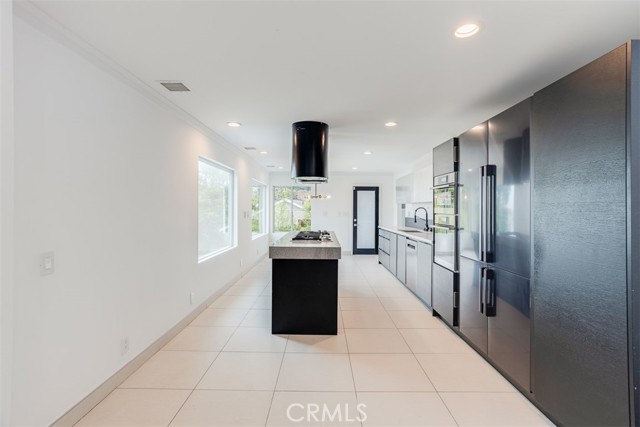 11354 Sunshine Terrace, Studio City CA: https://media.crmls.org/medias/45f3a8f6-f733-4c71-bca0-16c7cef2d098.jpg