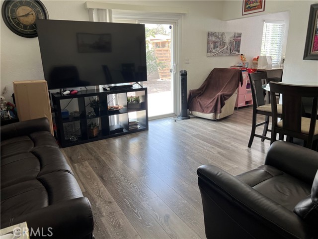 Detail Gallery Image 2 of 34 For 722 S Sycamore, Rialto,  CA 92376 - 3 Beds | 2 Baths