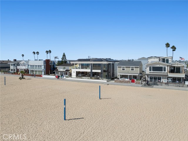 706 W Oceanfront, Newport Beach CA: https://media.crmls.org/medias/45f41b04-9e3c-4904-bf06-fff053d64526.jpg