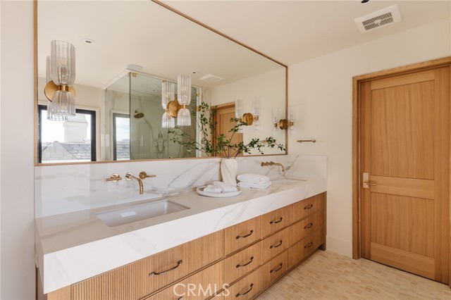876 5th Street, Manhattan Beach, California 90266, 5 Bedrooms Bedrooms, ,6 BathroomsBathrooms,Residential,For Sale,5th,SB25164993