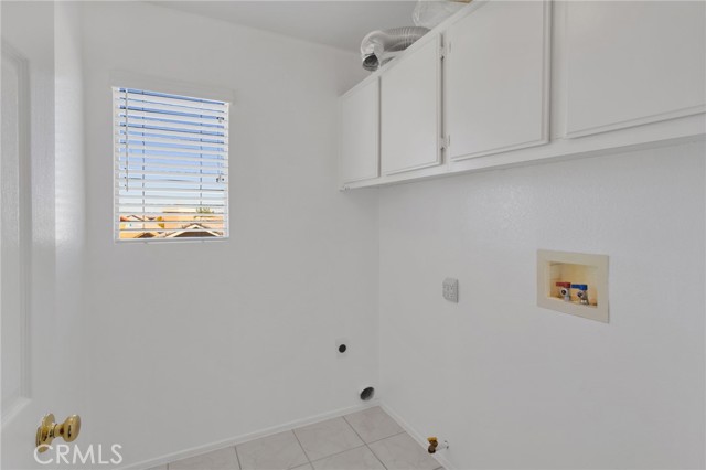 13446 Dover Lane, Victorville CA: https://media.crmls.org/medias/45f46b66-c472-4ed4-8400-012cdf71496d.jpg