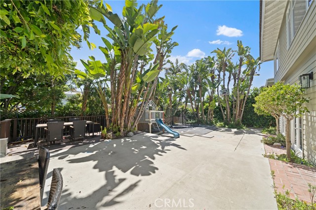 Detail Gallery Image 42 of 70 For 1044 Noria St, Laguna Beach,  CA 92651 - 4 Beds | 3/1 Baths