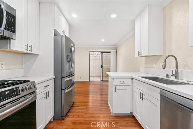 Detail Gallery Image 11 of 26 For 5291 Colodny Dr #10,  Agoura Hills,  CA 91301 - 2 Beds | 2/1 Baths