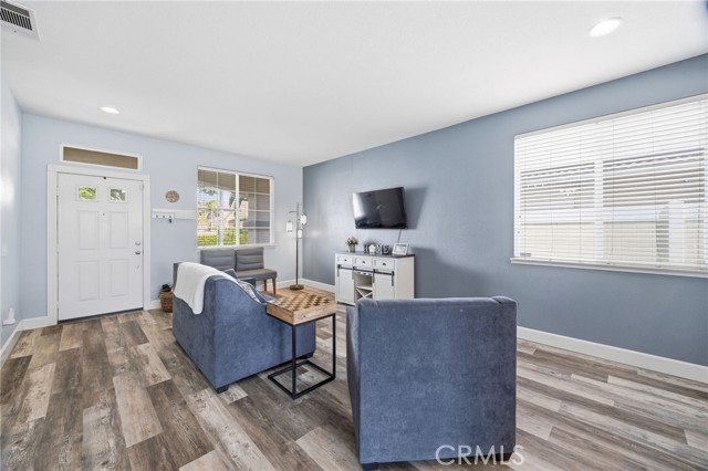 Detail Gallery Image 2 of 41 For 963 Cornerstone Way, Corona,  CA 92878 - 4 Beds | 3 Baths