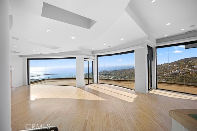 Detail Gallery Image 7 of 45 For 648 Mystic Vw, Laguna Beach,  CA 92651 - 5 Beds | 3/2 Baths