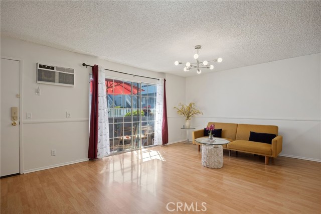 Detail Gallery Image 7 of 17 For 20930 #115 Parthenia, Canoga Park,  CA 91304 - 1 Beds | 1 Baths