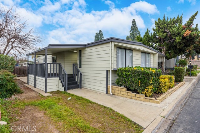 Detail Gallery Image 4 of 23 For 1350 San Bernardino Rd #187,  Upland,  CA 91786 - 3 Beds | 4 Baths