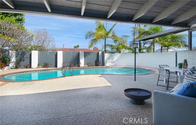 Detail Gallery Image 34 of 42 For 395 Meadow Ln, Newport Beach,  CA 92660 - 3 Beds | 3 Baths