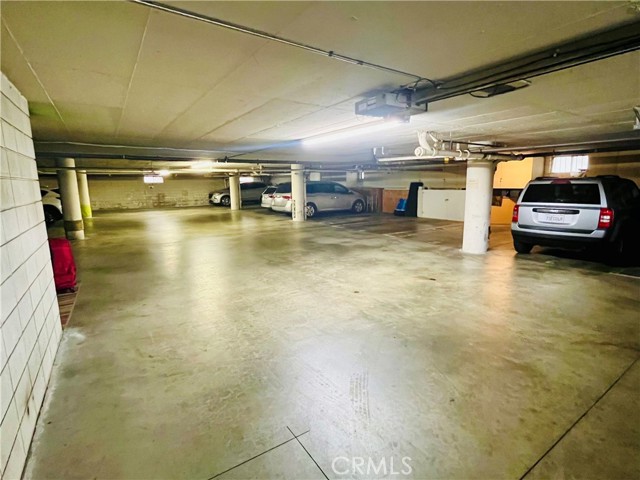 Detail Gallery Image 7 of 8 For 100 Hermosa Ave 3a,  Long Beach,  CA 90802 - 2 Beds | 2 Baths