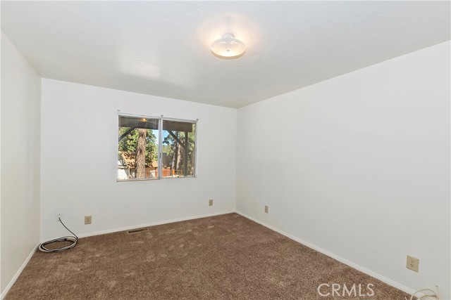 Detail Gallery Image 24 of 38 For 1037 Sylvan, Big Bear Lake,  CA 92315 - 2 Beds | 1/1 Baths