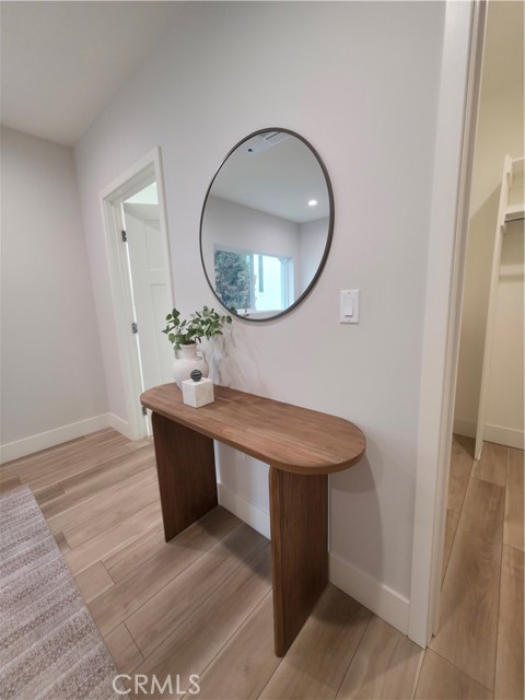 Image 17 of 41 For 1821 Westholmes Ave Avenue 1821