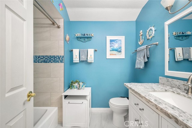 Quartz and tile complement each other.