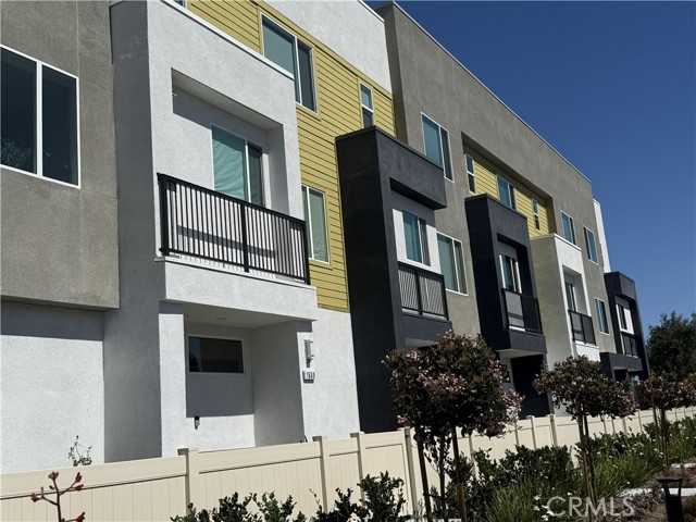 Detail Gallery Image 3 of 74 For 243 S Sand Palm Dr, Anaheim,  CA 92802 - 3 Beds | 3 Baths