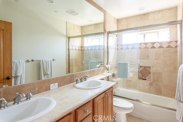 2010 Curtis Avenue, Redondo Beach, California 90278, 4 Bedrooms Bedrooms, ,2 BathroomsBathrooms,Residential,Sold,Curtis,SB18108494