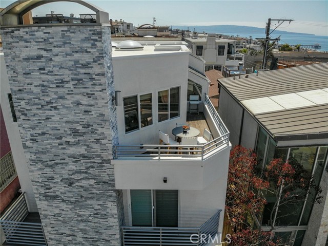 320 23rd Street, Manhattan Beach, California 90266, 3 Bedrooms Bedrooms, ,Residential,Sold,23rd,SB21207459
