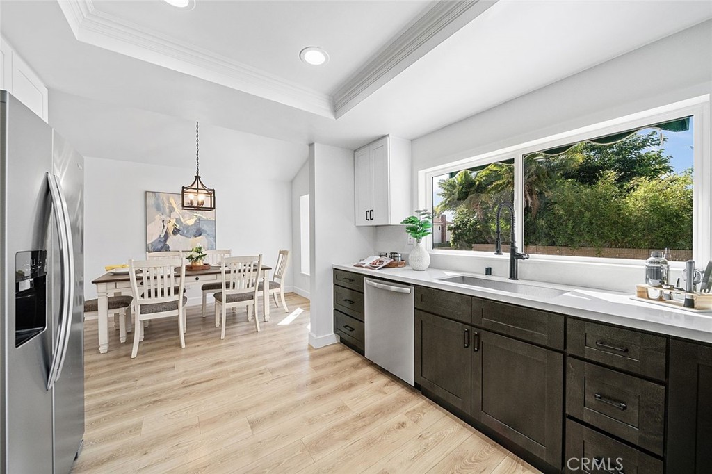 45fb7668 A10d 4b5e B848 3bd49f2950b9