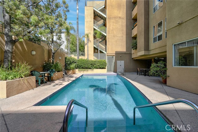 12841 Bloomfield Street, Studio City CA: https://media.crmls.org/medias/45fc179a-e31b-41d2-b35c-1cb9a92e1f14.jpg