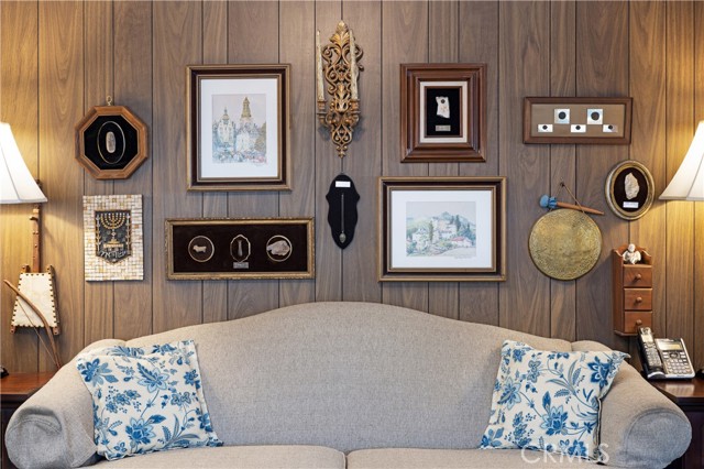 Detail Gallery Image 8 of 37 For 2900 Manhattan Ave, La Crescenta,  CA 91214 - 3 Beds | 2 Baths