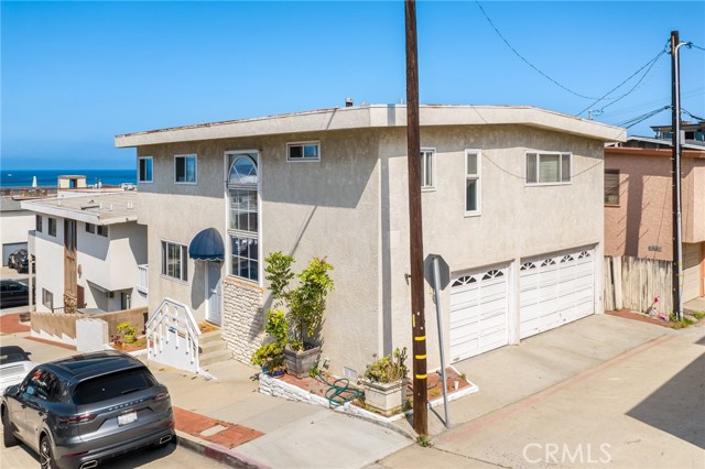 201 34th Street, Hermosa Beach, California 90254, 3 Bedrooms Bedrooms, ,3 BathroomsBathrooms,Residential,Sold,34th,SB22088805